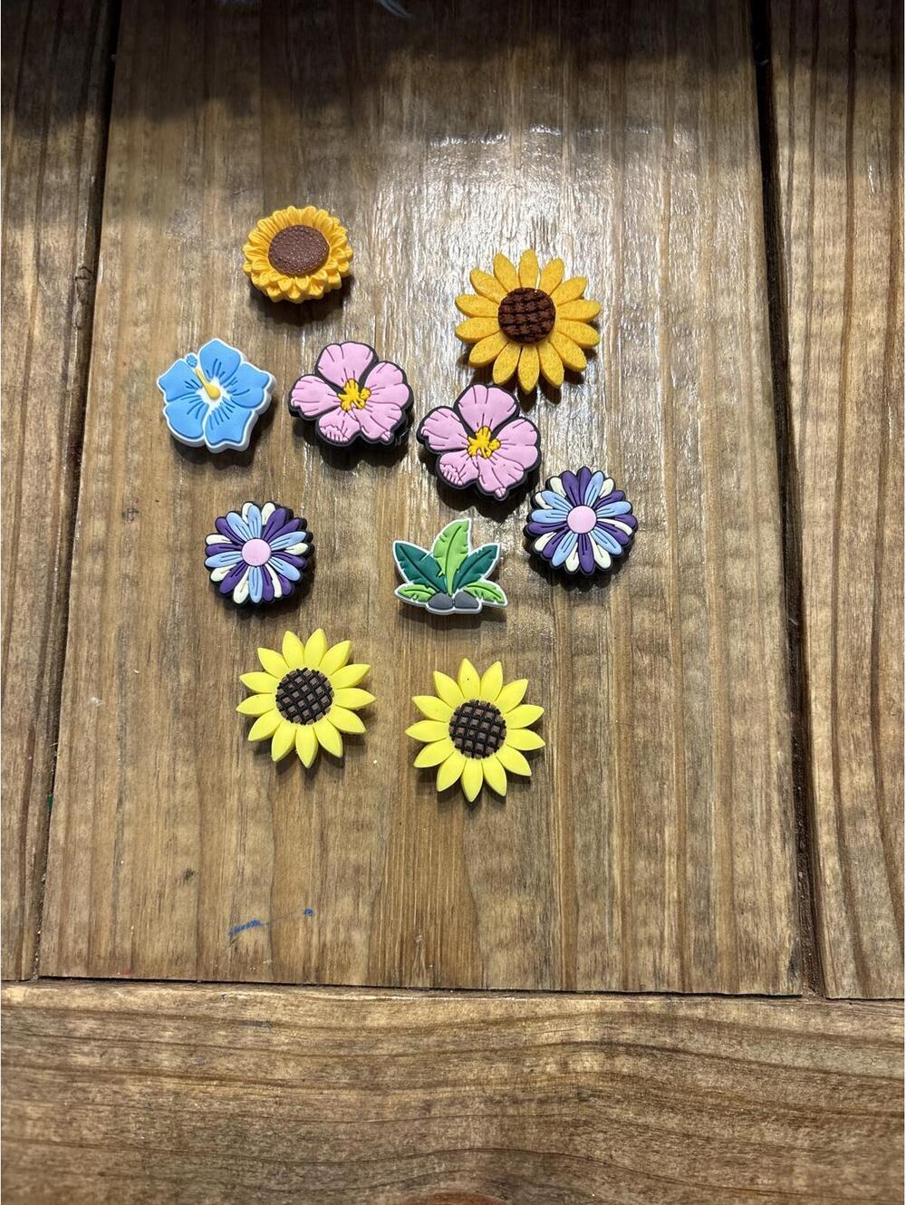 Set of 10 Floral Decorative Crocs Charms shoes Girls womens Kids